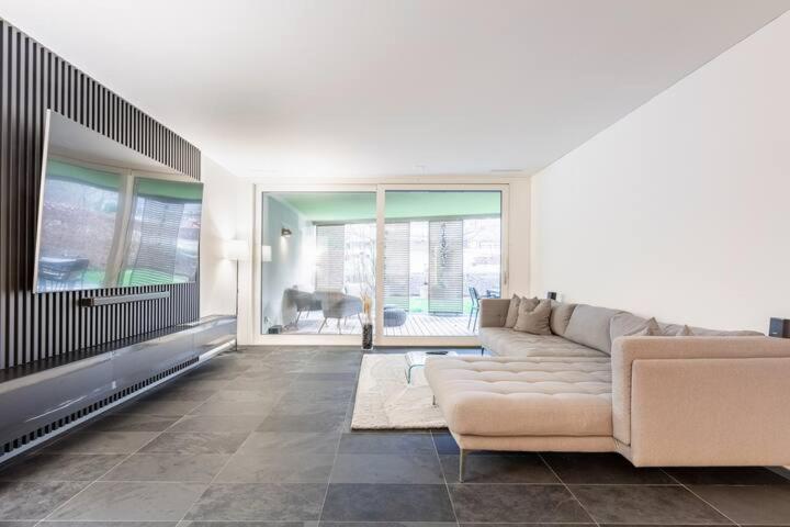 Luxus Wohnung mit Garten Zürich Exterior foto
